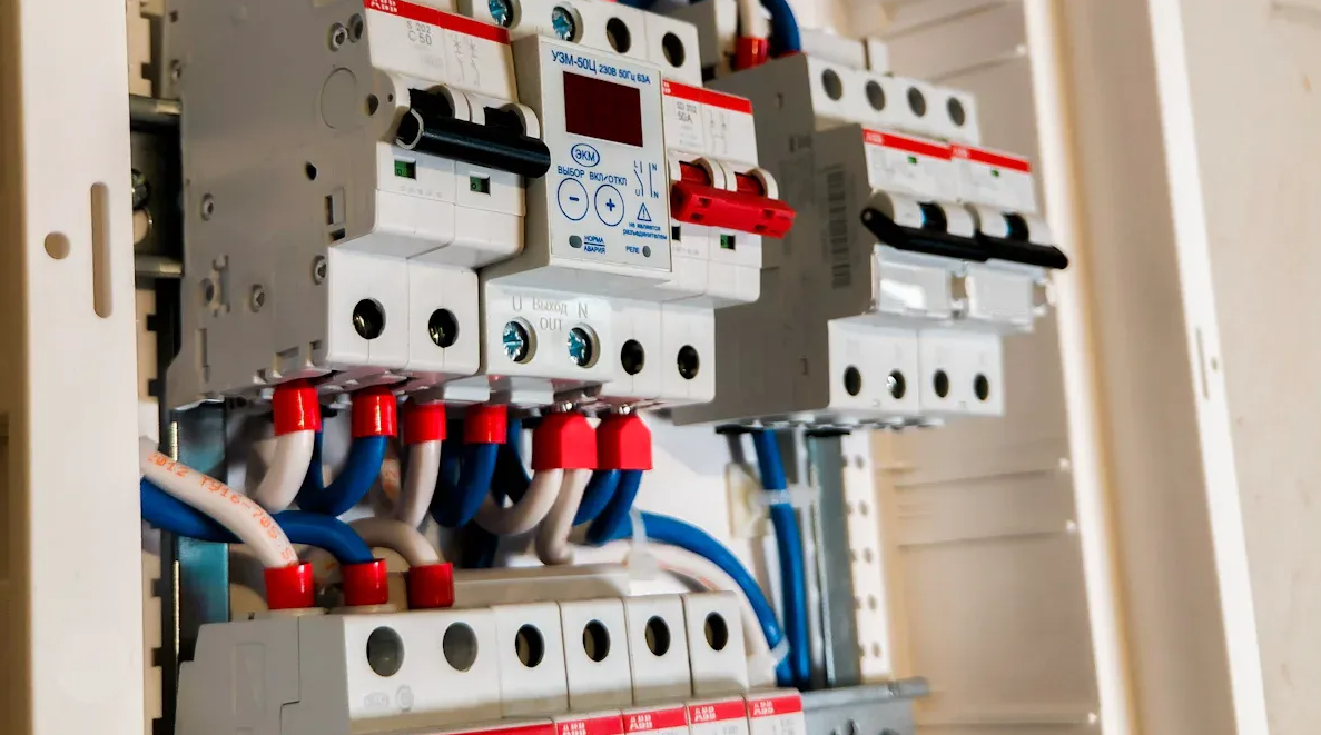 4ba817b30baacc8971ea43c80a755c4d.png Circuit Breaker Protection and Types